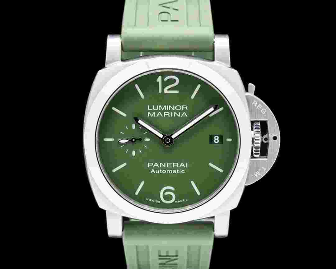 Panerai PAM01304 Luminor Marina Quaranta Verde Militare SS Green Dial LIMITED
