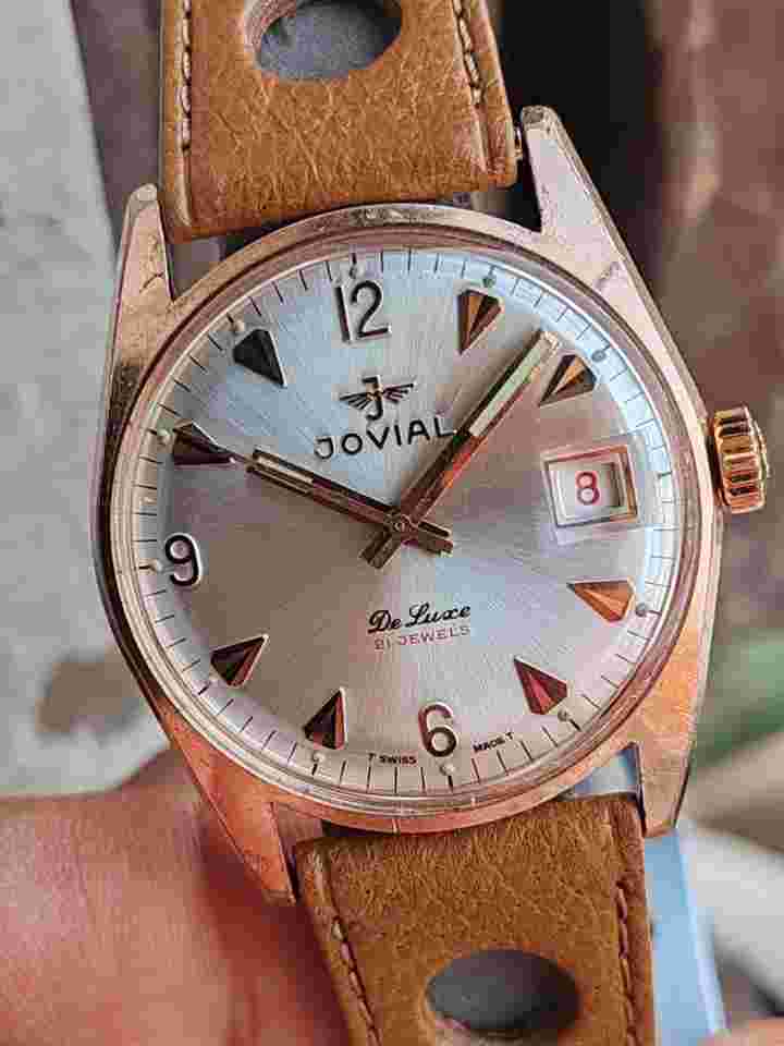 Jovial De Luxe