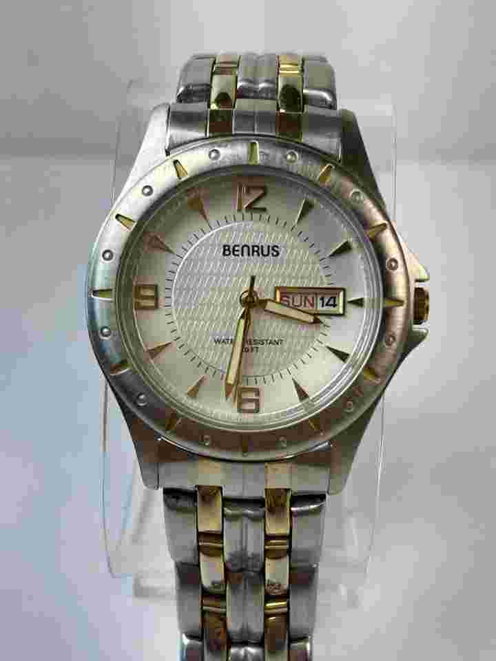 Benrus 330Ft Ref.BN6011 Calendar Day/Date White Textured Dial Two-Tone Case Bracelet Vintage