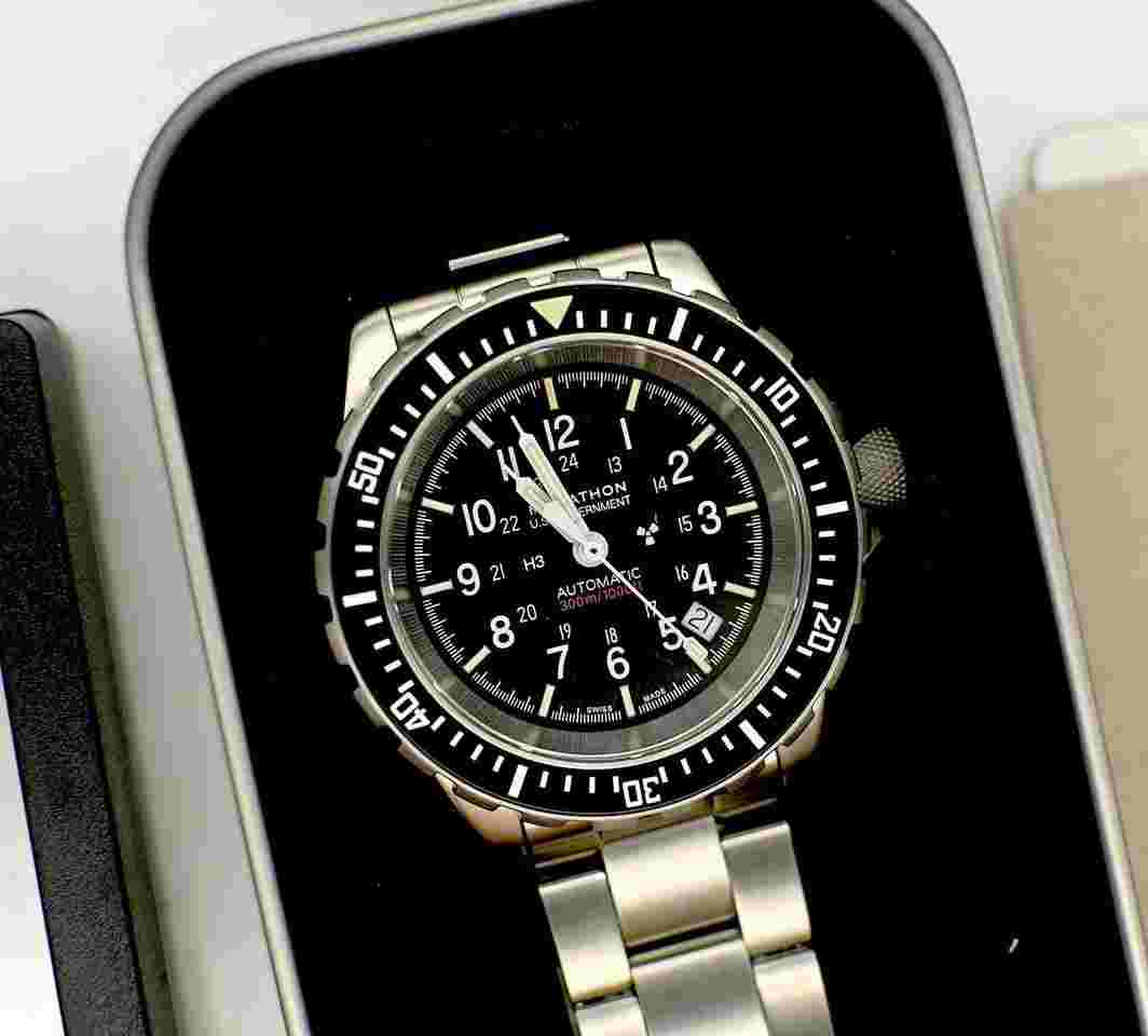 Marathon GSAR Government Diver Automatic full set warranty papers box extra bracelet and bezel