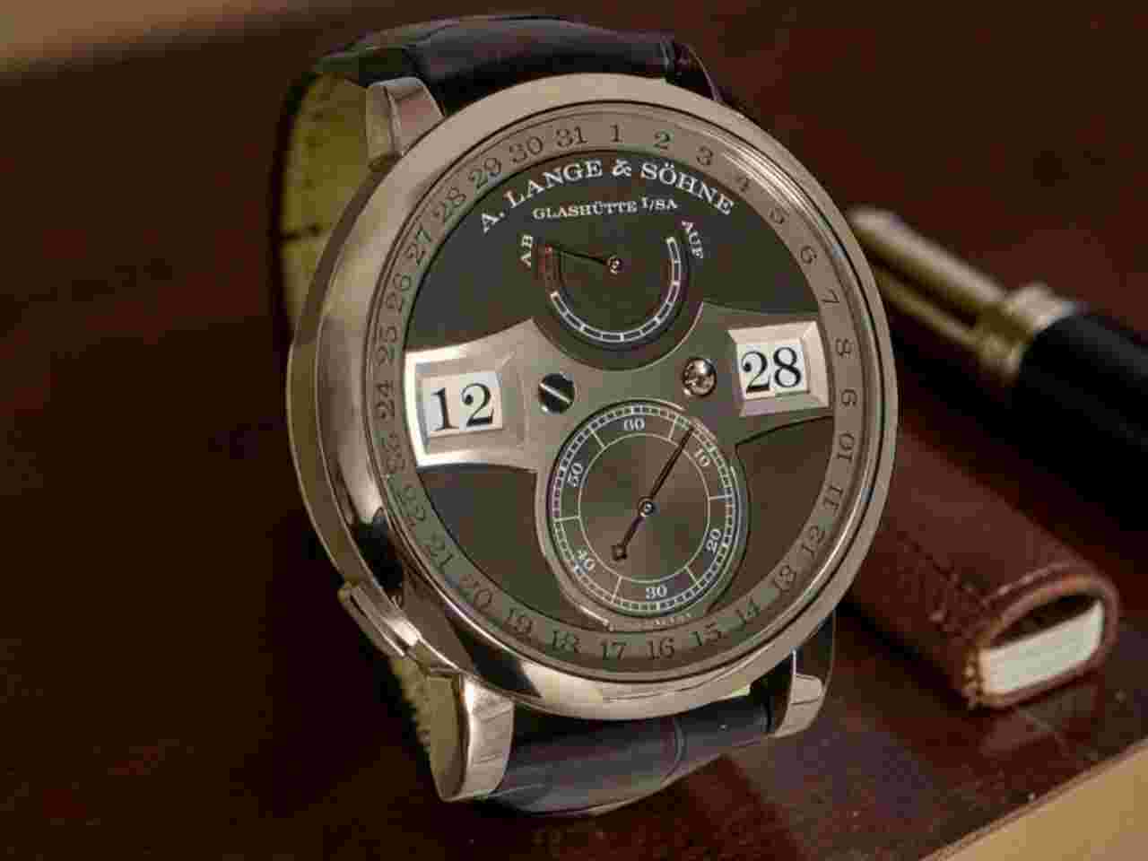 A. Lange & Söhne Zeitwerk Date Case in white gold 18K - 44,2 mm; Grey solid silver dial