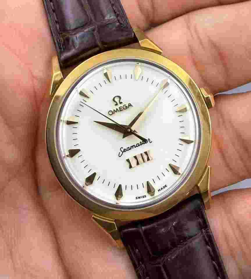 Omega Limited edition of 88 yellow gold automatic watches 37MM.516.53.37.20.09.008