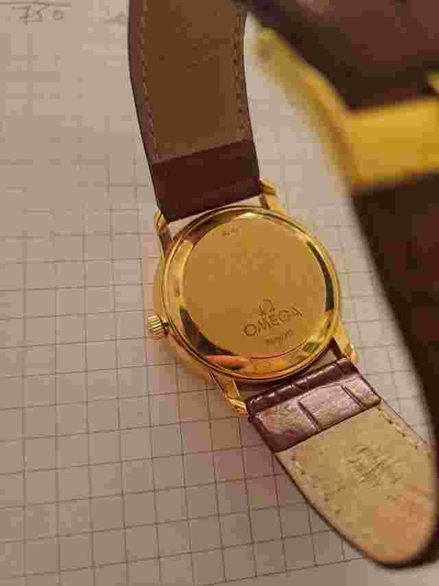 Omega Chronometer automatic oro Completo con Caja de madera original y certificados. Semi nu