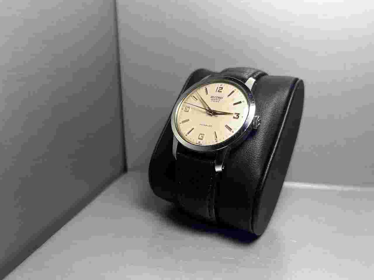 Record Genève Incabloc Calibre manufacture 17 rubis – Acier – Années 1960