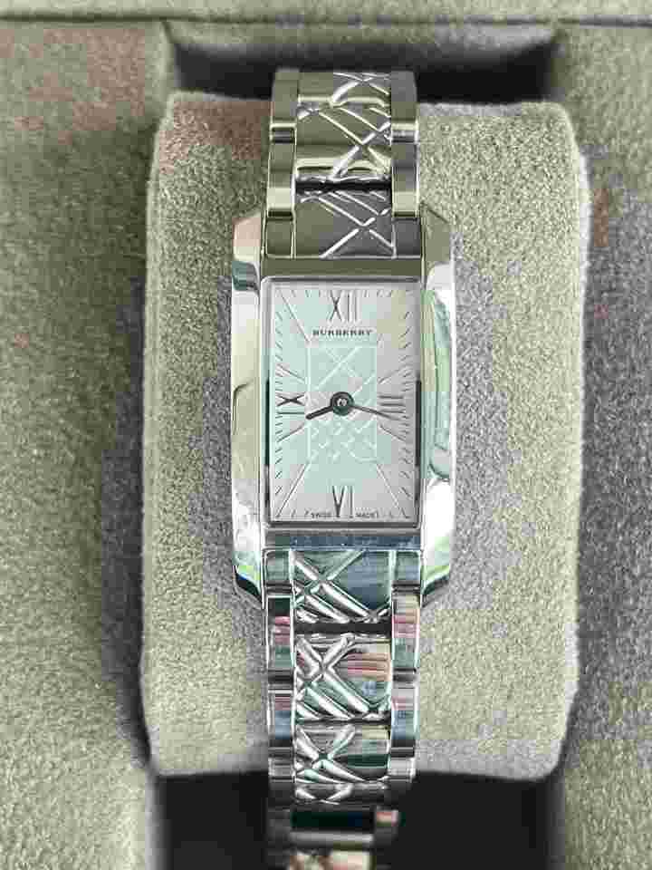 Burberry Check-stamped Dial Ladies Watch 33x25mm Burberry Ceas Burberry dama