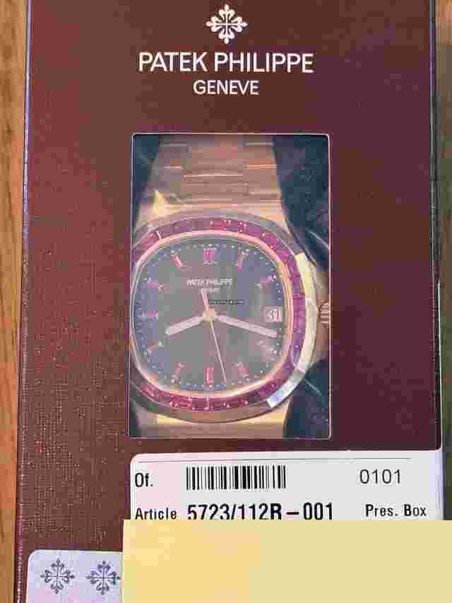 Patek Philippe Nautilus
                           
                                 5723/112R-001