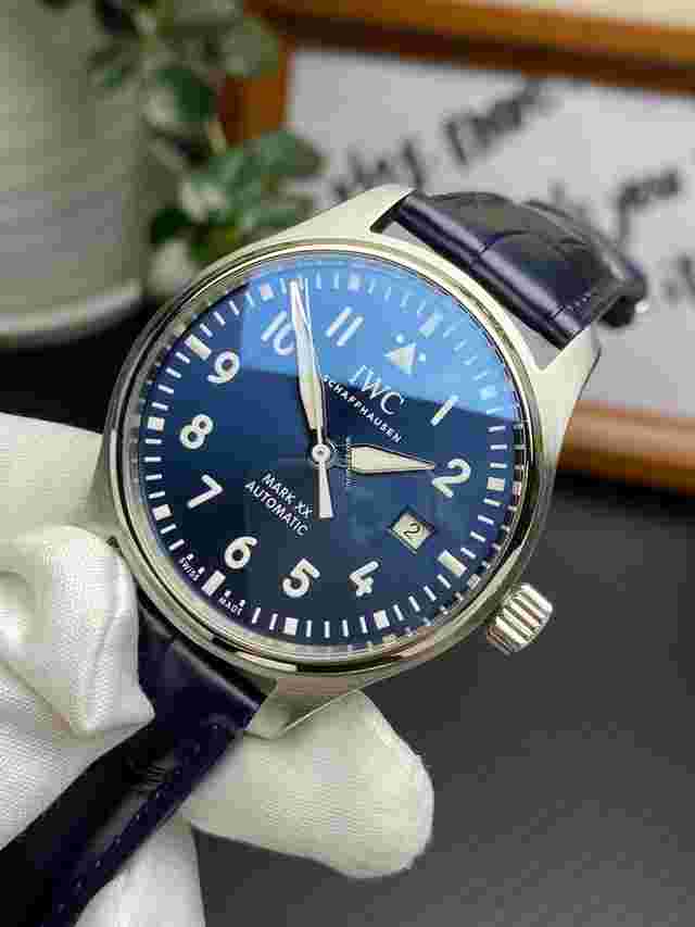 IWC Pilot Mark
                           
                                 XX