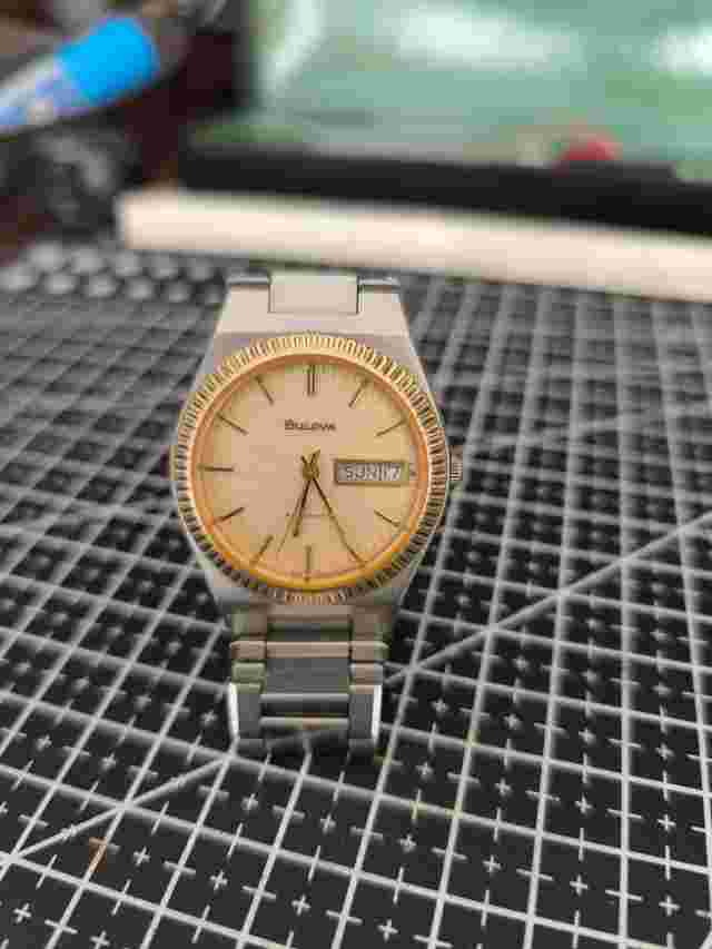 Bulova type oysterquartz automatic
