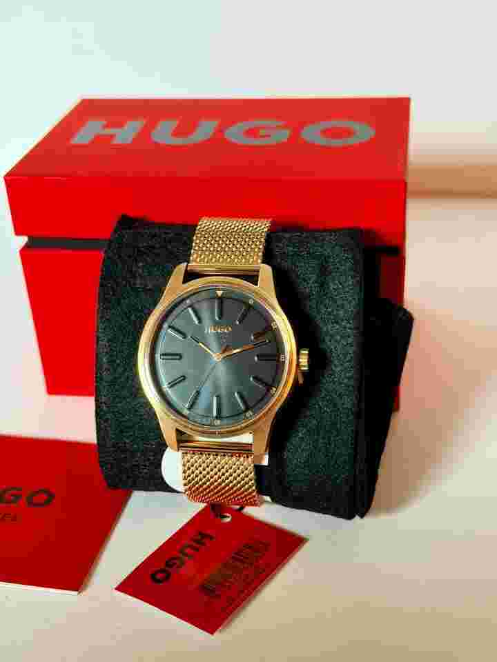 Hugo Boss Dare / 1530138 HUGO Dare / Black Dial / Gold-Tone Mesh / 42mm / New with Bo