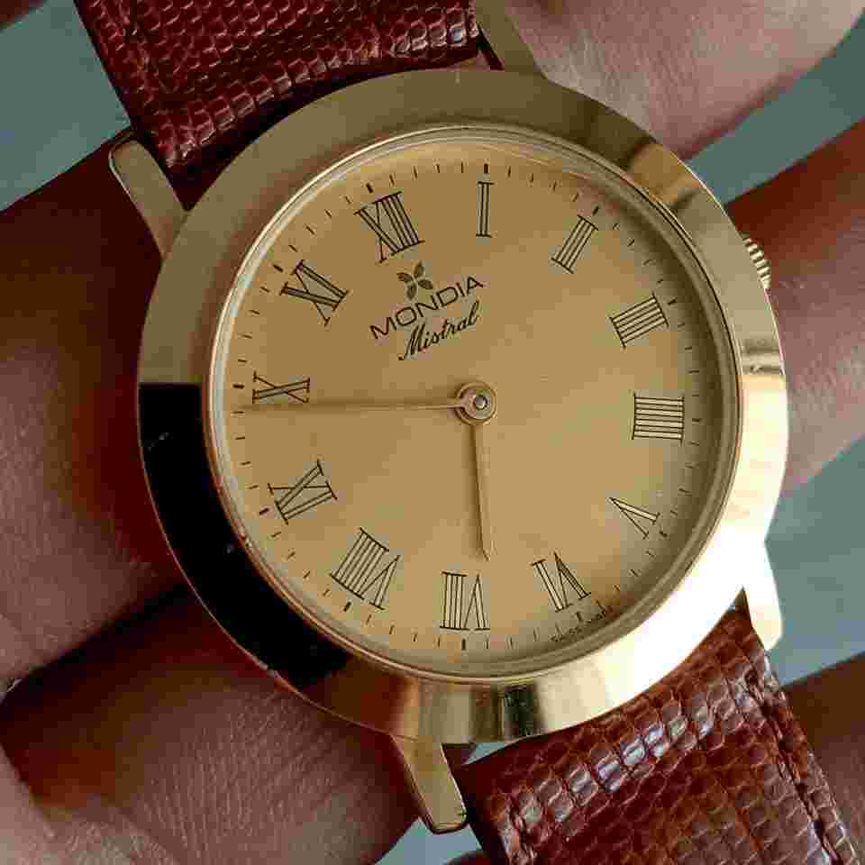 Mondia Zenith Mistral Gold Plated YG Manual Winding Vintage 85s NOS Unisex Champagne dial with Roman numerals
