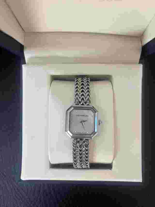 Michel Herbelin OCTOGONE MONTRE HERBELIN OCTOGÔNE – QUARTZ CARRÉ – ACIER & NACRE BLAN