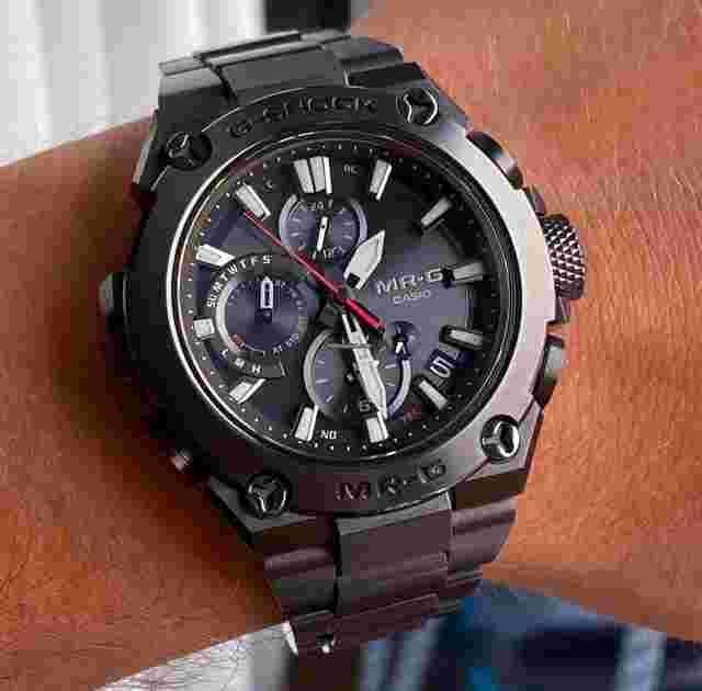 Casio G-Shock
                           
                                 MRG-B1000B-1A MID SIZE BLE DLC TITANIUM