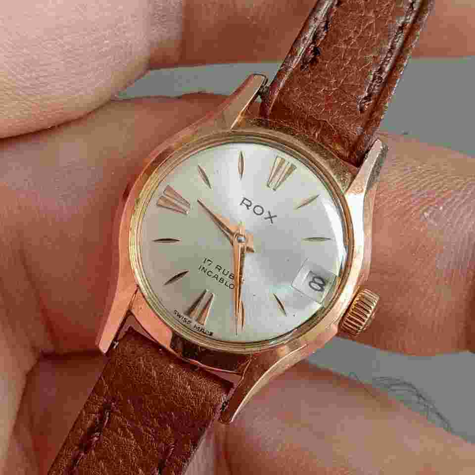 ROX Lady Manual Winding St.Steel/Gold Plated RG Date. Vintage 68 Used Ivory dial with gold indexes and hands Date at 3 o'clock 