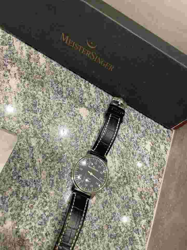 Meistersinger Circularis green Set complet boite + papier. Serie limite a 111 exemplaires.