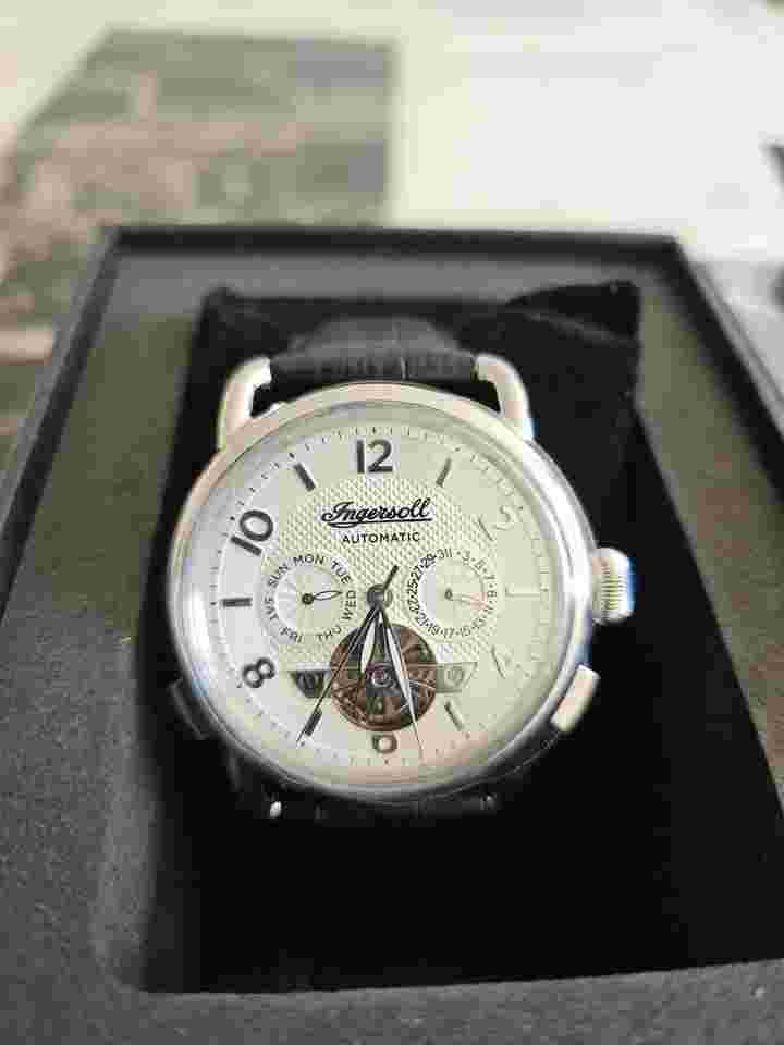 Ingersoll England The Automatik Ingersoll New England Automatic Silver Dial Black Leather