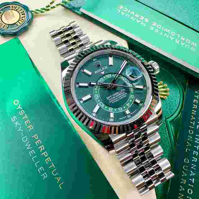 Rolex Sky-Dweller
                           
                                 Used | In stock | 2024 | Green Mint Dial Sky-Dweller Jubilee 42mm | 336934