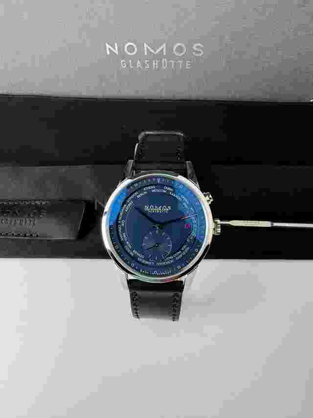 NOMOS Zürich Weltzeit
                           
                                 "Nachtblau" Ref. 807.