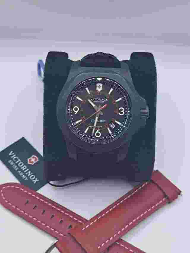 Victorinox Swiss Army I.N.O.X. 241777