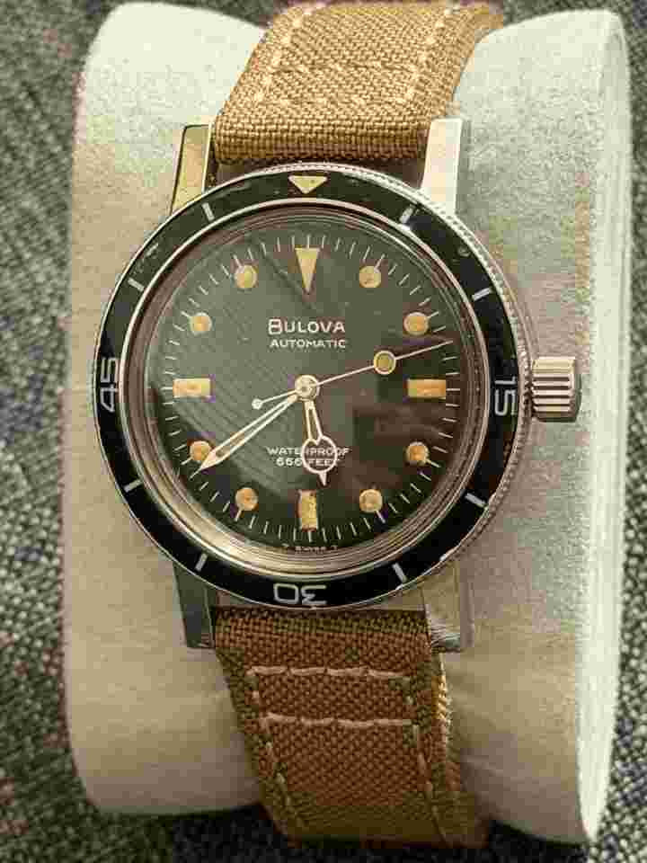 Bulova 666 Feet Diver’s Snorkel Bulova Snorkel 666ft Diver Bakelite bezel very rare!
