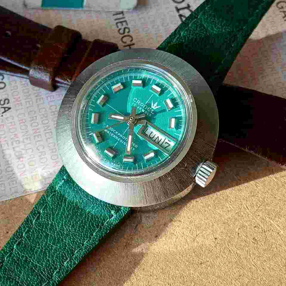 Cronel Elmet Lady Watch Manual Winding - Day-Date Vintage 80 NOS Beautiful green dial with large applied indexes 