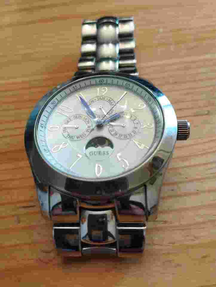 Guess Steel Date Chronograph Mond