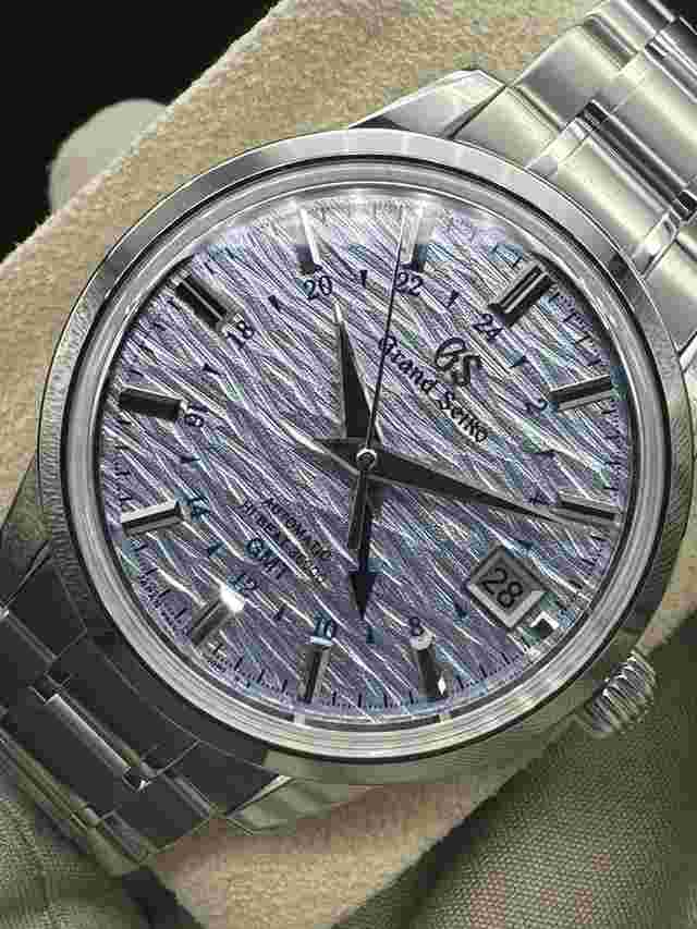 Grand Seiko Elegance Collection
                           
                                 SBGJ249 Automatic 2025 Steel New