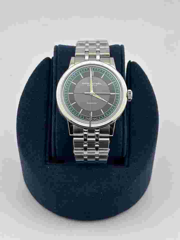 Raymond Weil
                           
                                 Millesime Automatic Central Seconds Anthracite Sector Dial Watch 39 mm