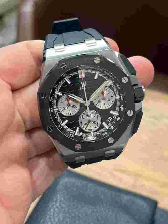 Audemars Piguet Royal Oak Offshore Chronograph
                           
                                 NEW MODEL Offshore 2640SO-FULL SET.