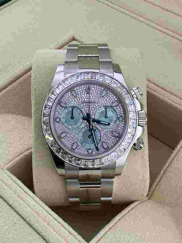 Rolex Daytona
                           
                                 Pave Diamond Dial Bugguatte Diamond Bezel