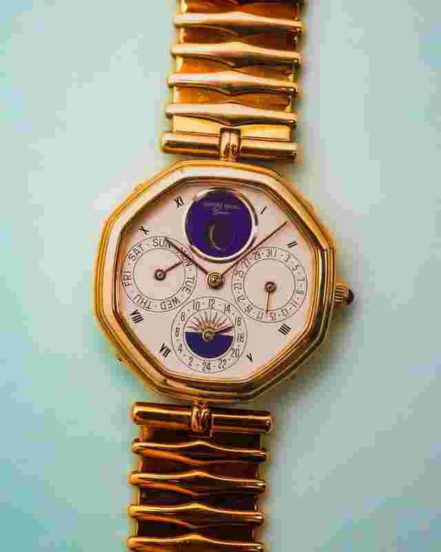 Gerald Genta Perpetual Triple Calender Day Date Moonphase in Solid 18K Yellow Gold 2774 Watch only 