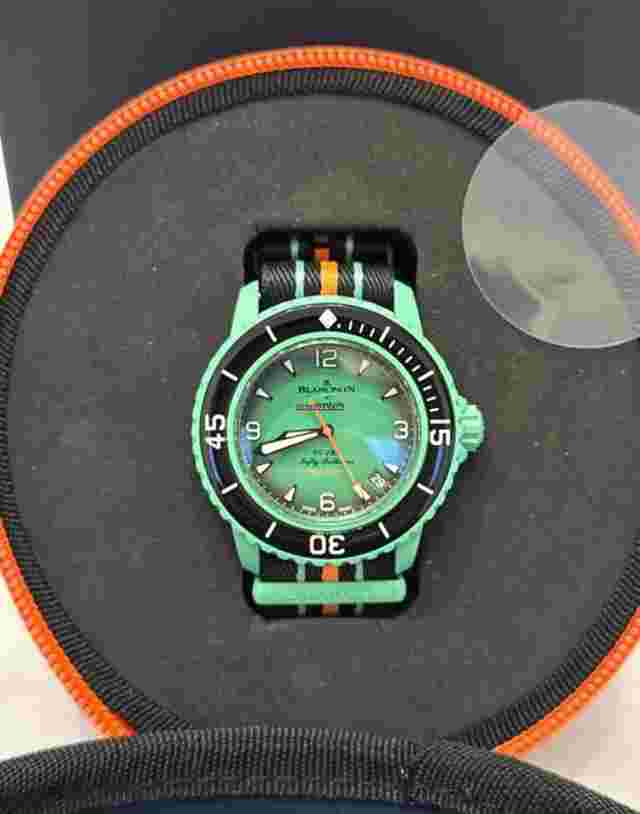 Swatch Scuba Fifty Fathoms
                           
                                 Blancpain Scuba Fifty Fathoms Indian Ocean