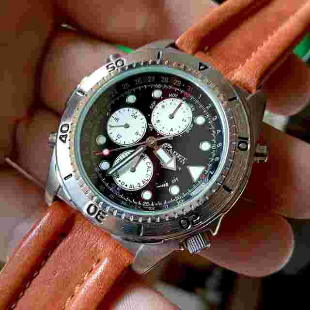 Cadet Chronostar Chrono-Alarm WR100ATM Vintage 90 NOS Black dial with additional ivory counters. Ø 39 mm