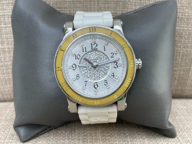 Juicy Couture Ladies Wrist Watch Crytals Accent Face White Rubber Band Quartz
