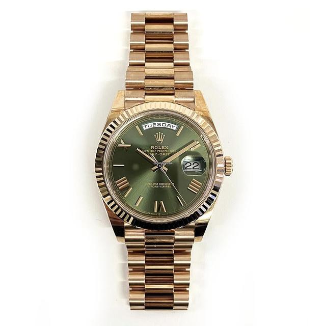 Rolex Day-Date 40
                           
                                 Rose Gold Green Roman Dial 228235