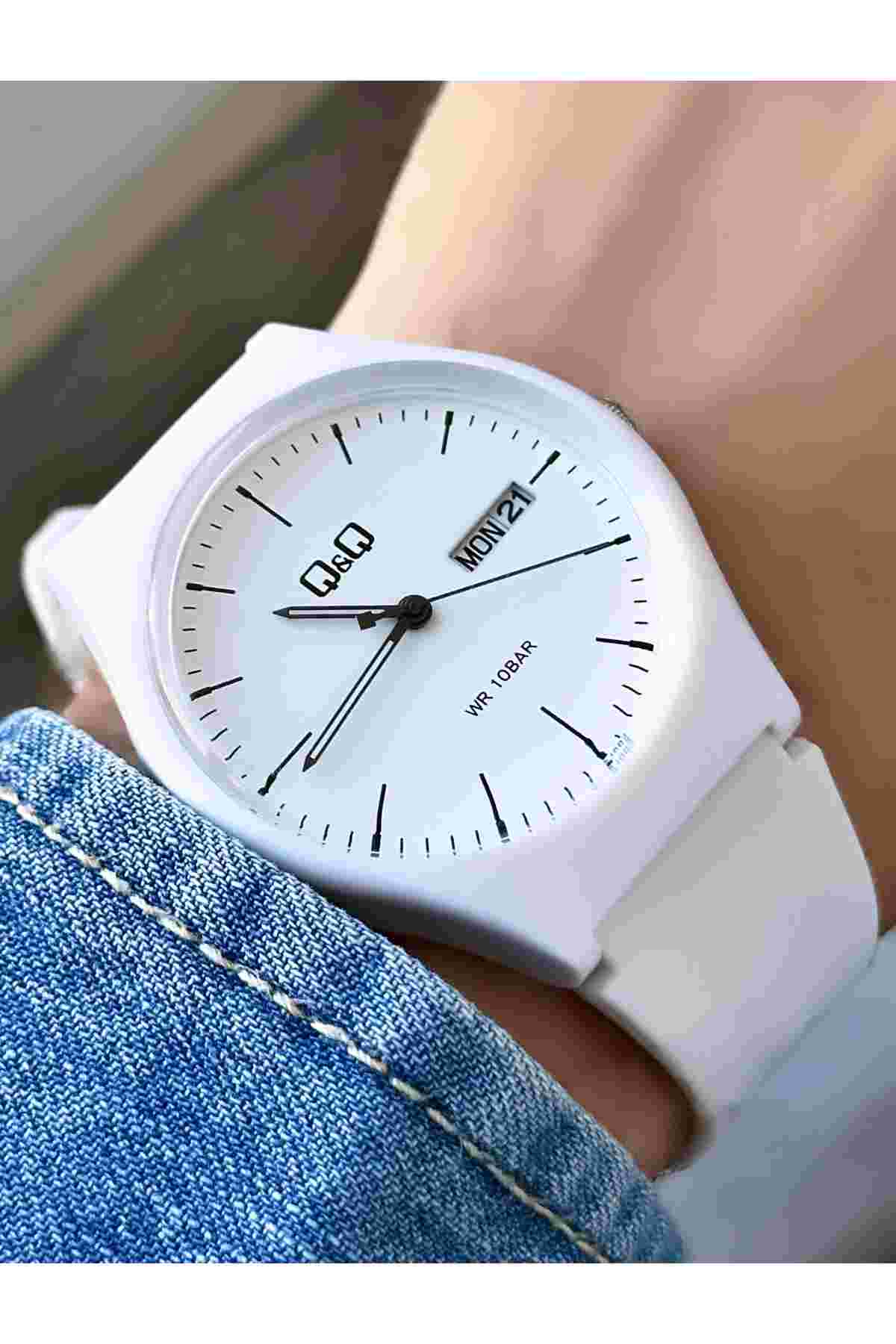 Q&Q Unisex Beyaz Takvimli Gün Göstergeli Silikon Kayış 10 Atm Su Geçirmez Spor Kol Saati