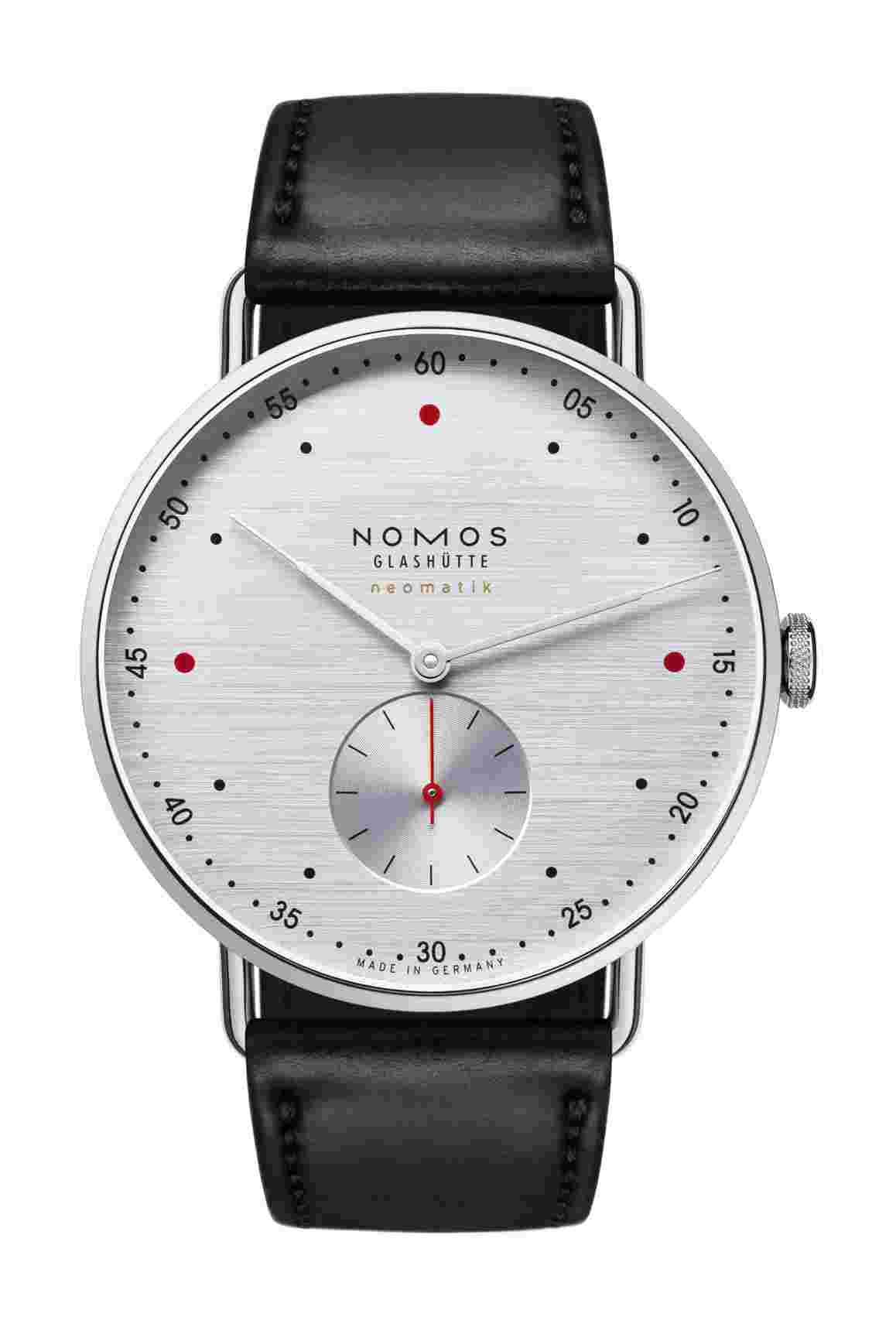 Nomos Glashütte
Metro neomatik 39 silvercut