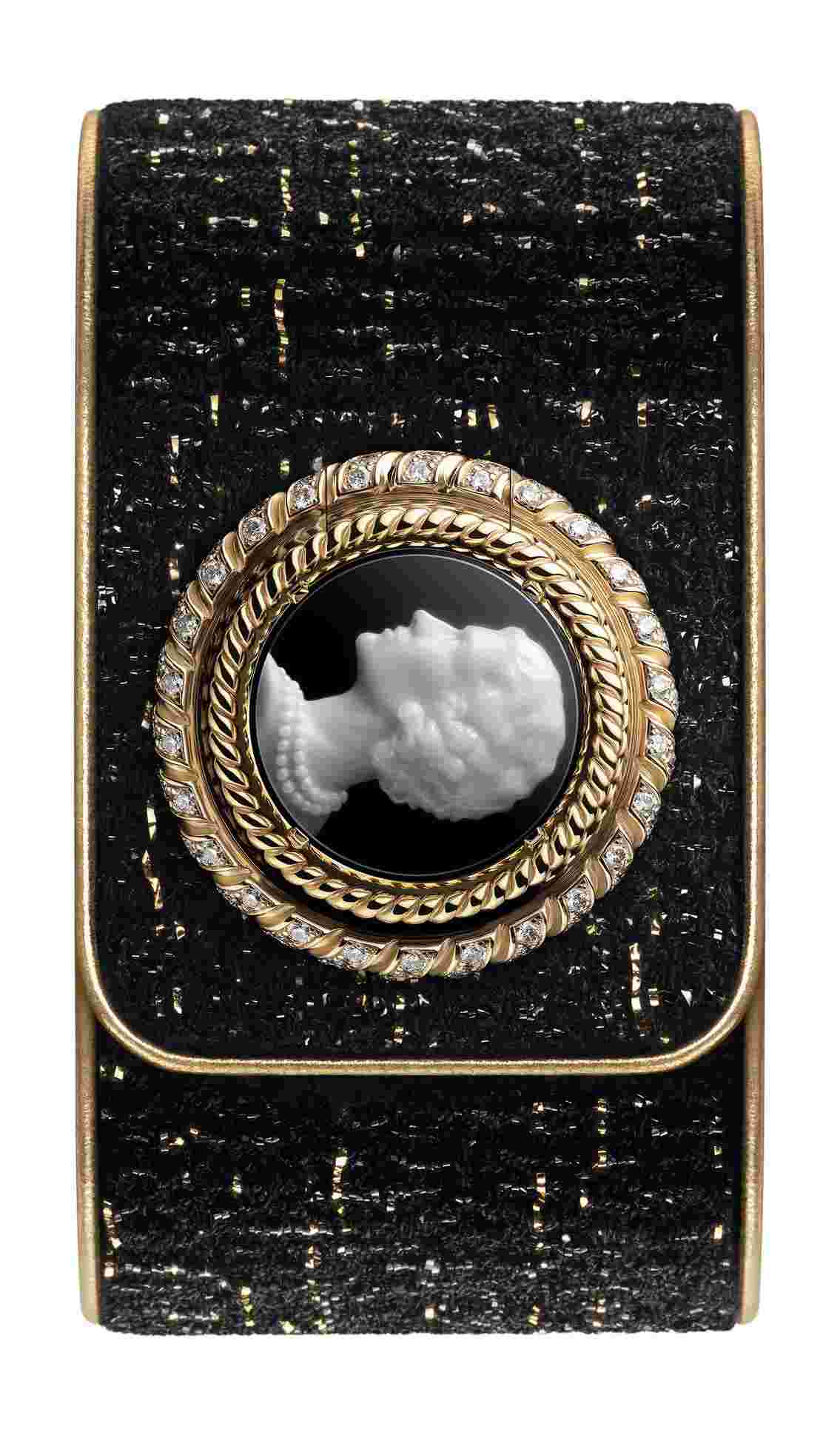 Chanel
Mademoiselle Privé Bouton Camée
