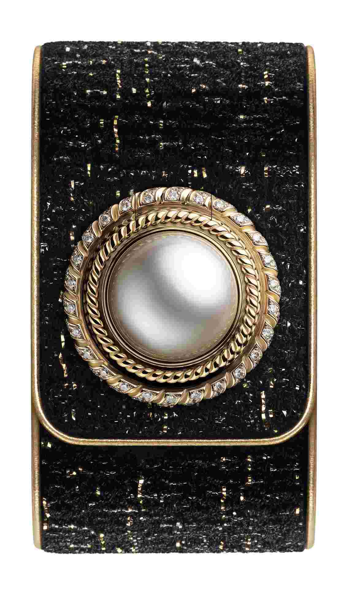 Chanel
Mademoiselle Privé Bouton Perle