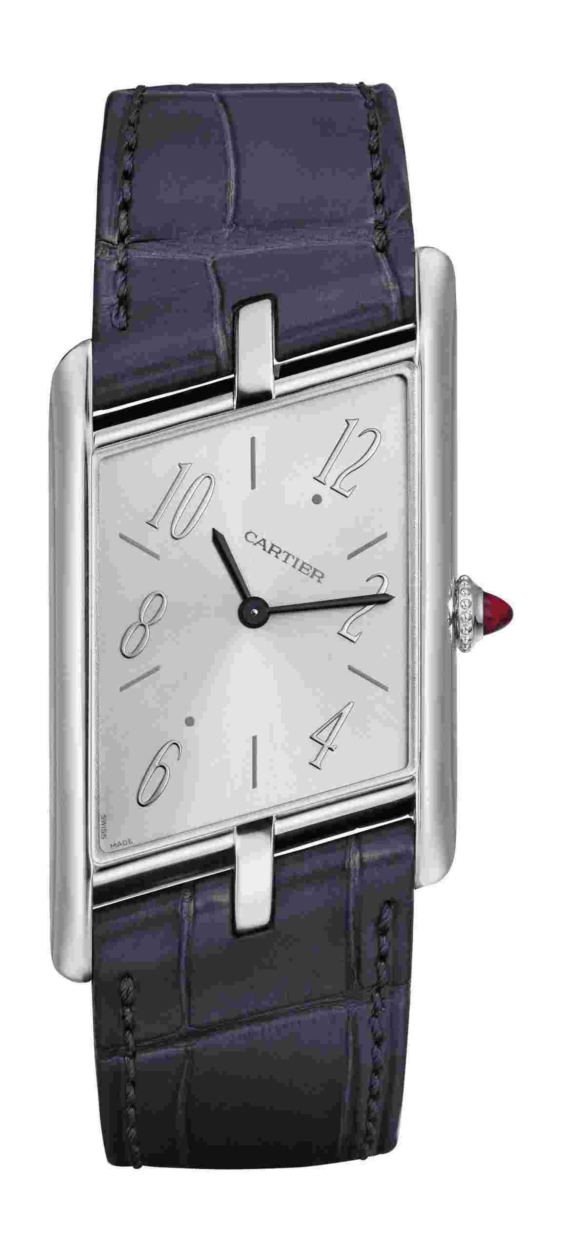 Cartier
Montre Tank Asymétrique