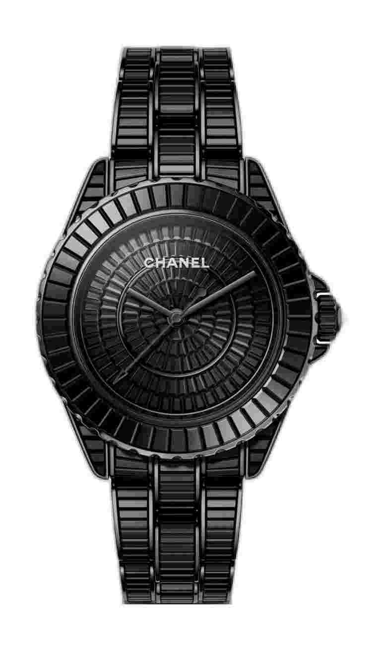 Chanel
J12 Black Star