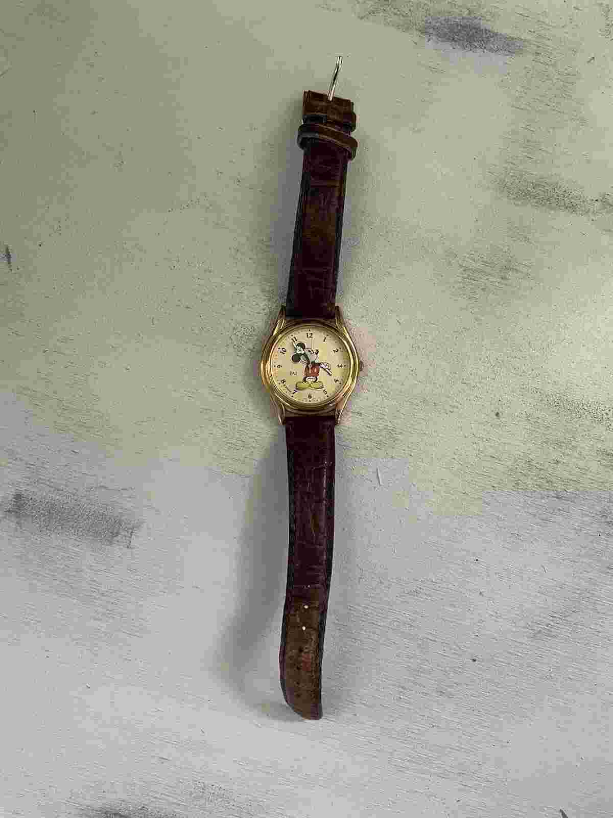Jaz Disney Watch Mickey Mouse Womens 27mm Gold Tone Brown Band Vintage
