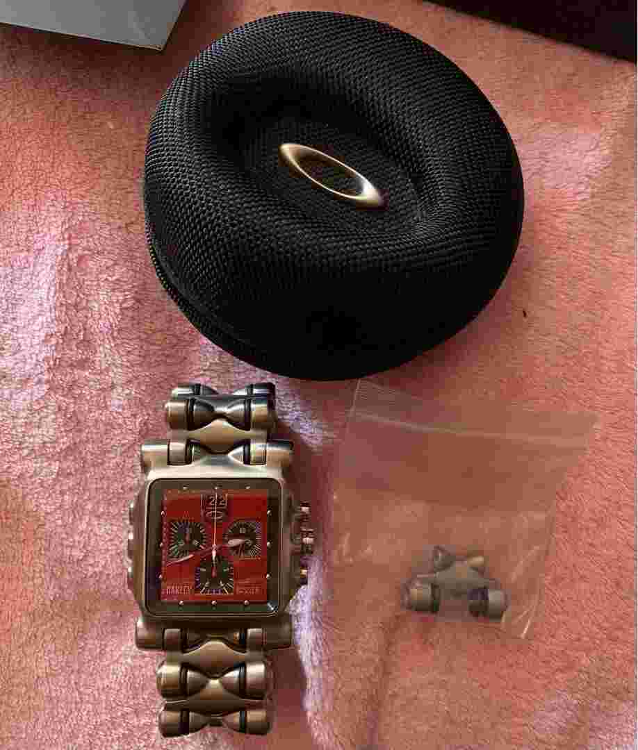 OAKLEY Minute Machine Titanium Red Men's Watc