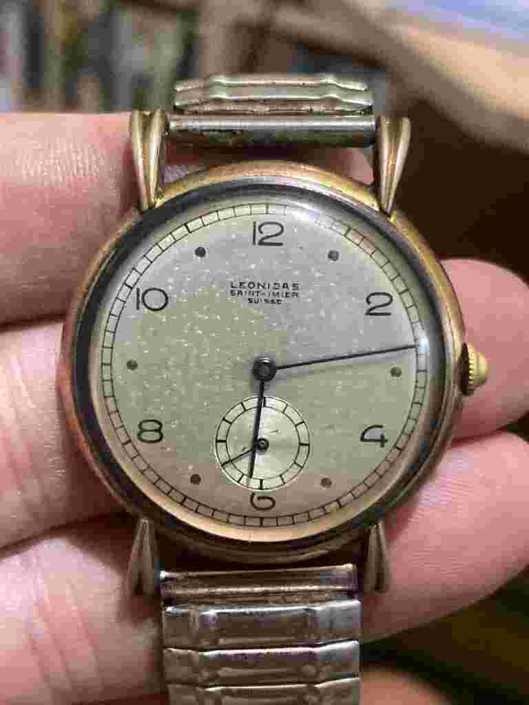 Vintage (don't know YEAR?) Leonidas Mens Watch COLLECTABLE!  Running perfectly!