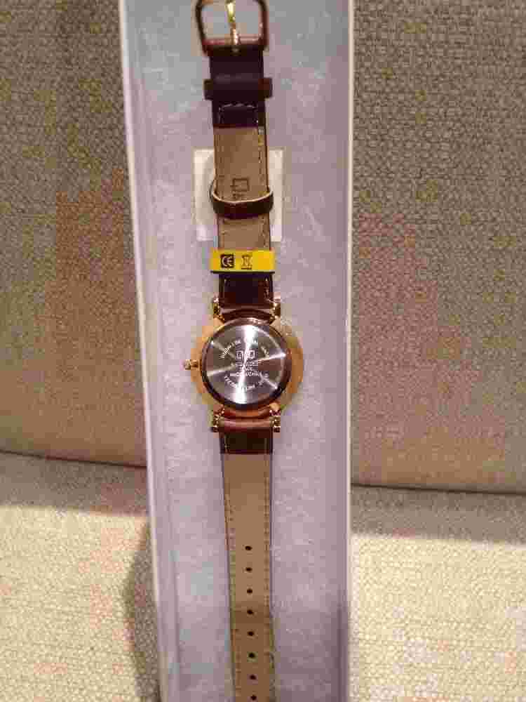 BRAND NEW WATER RESISTANT QUARTZ WATCH FOR MAN OR WOMAN