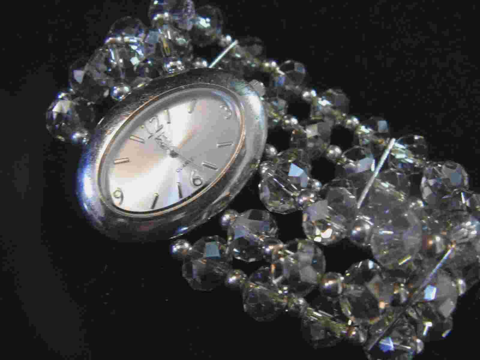 VTG NY & Co Women’s Watch Multi Strand Crystal Beaded Bracelet Watch New Battery