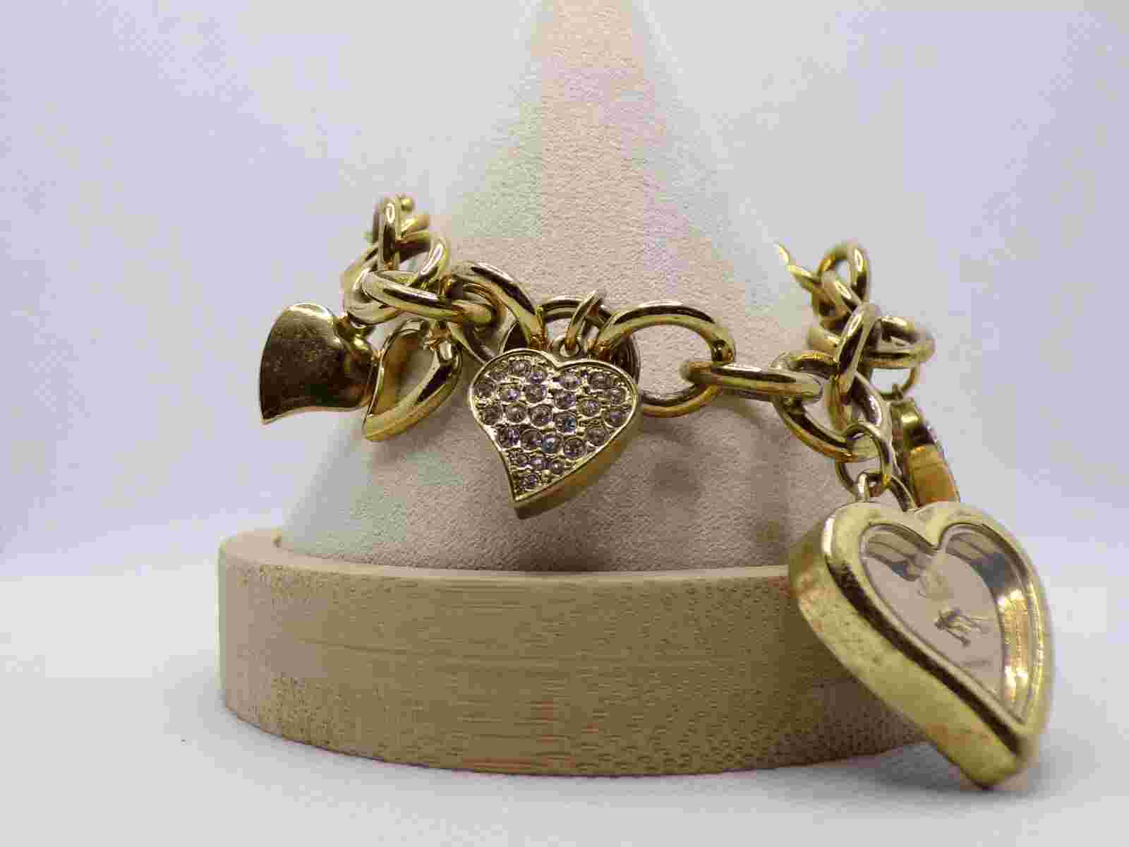 Jennifer Lopez Womens Gold Tone Heart Bracelet Analog Quartz Watch (Not Working)