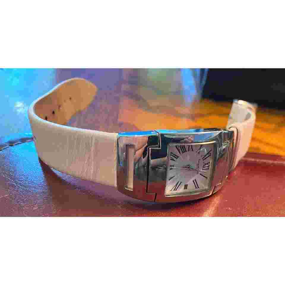 Women's 25mm Silver Tone Kenneth Cole New York watch, F98-04-KC2200