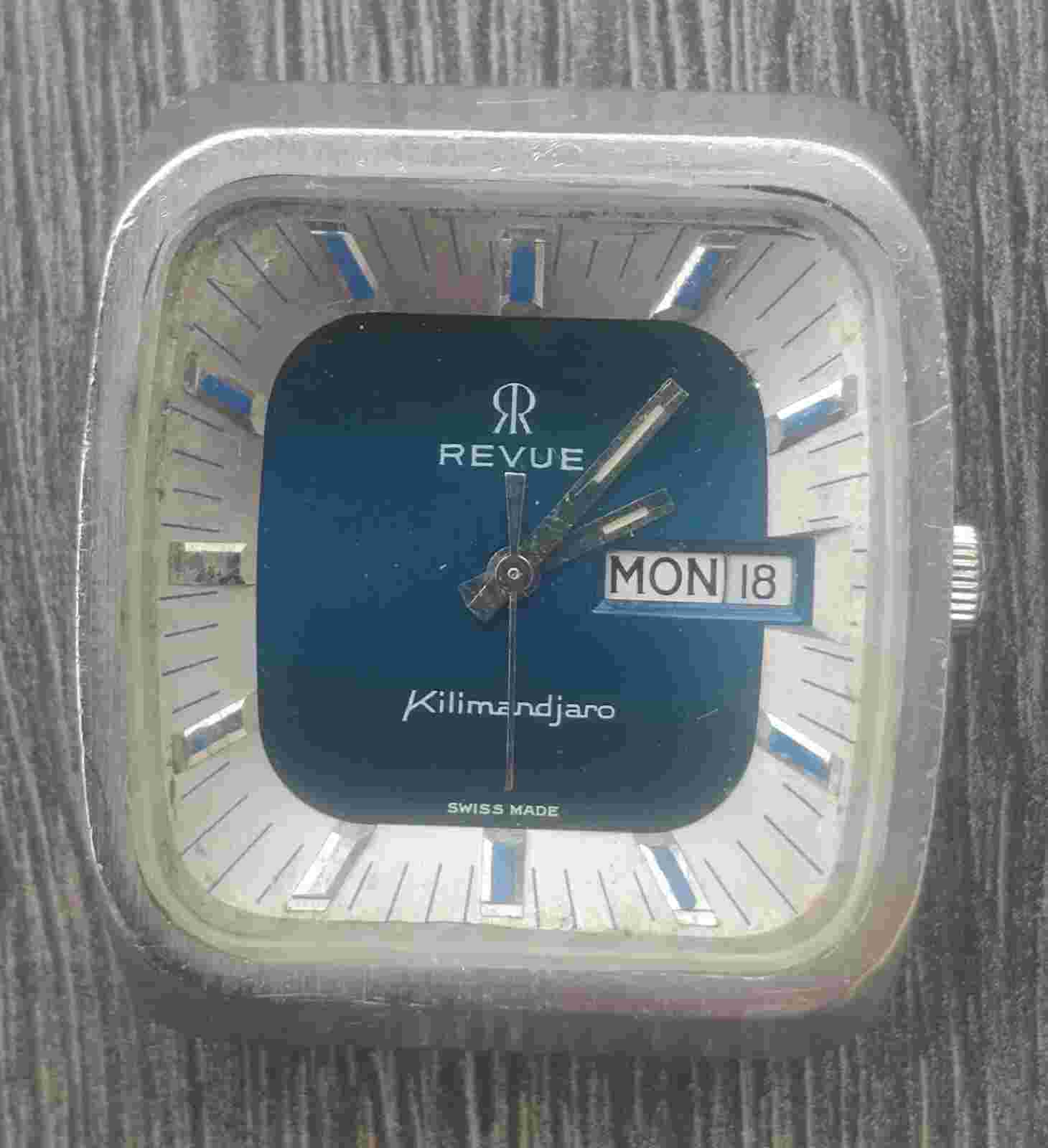 Vintage men's Revue Kilimandjaro automatic watch blue dial MSR 377