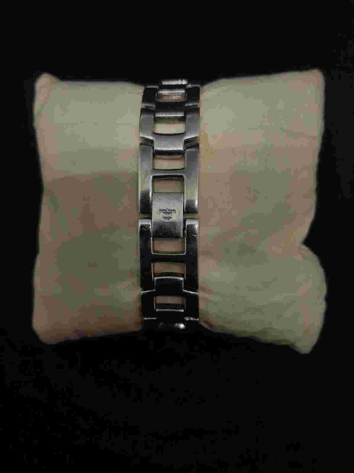 Jennifer Lopez JL2091SVSV Women's Silver Tone Quartz Watch Jeweled Accents