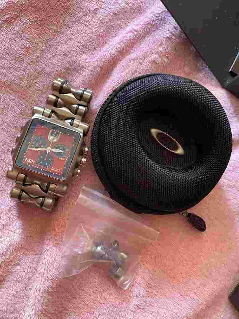 OAKLEY MINUTE MACHINE TITANIUM RED Quartz Chronograph 10bar Swiss Men's Watch JP